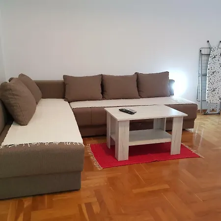 Dorna Apartment *